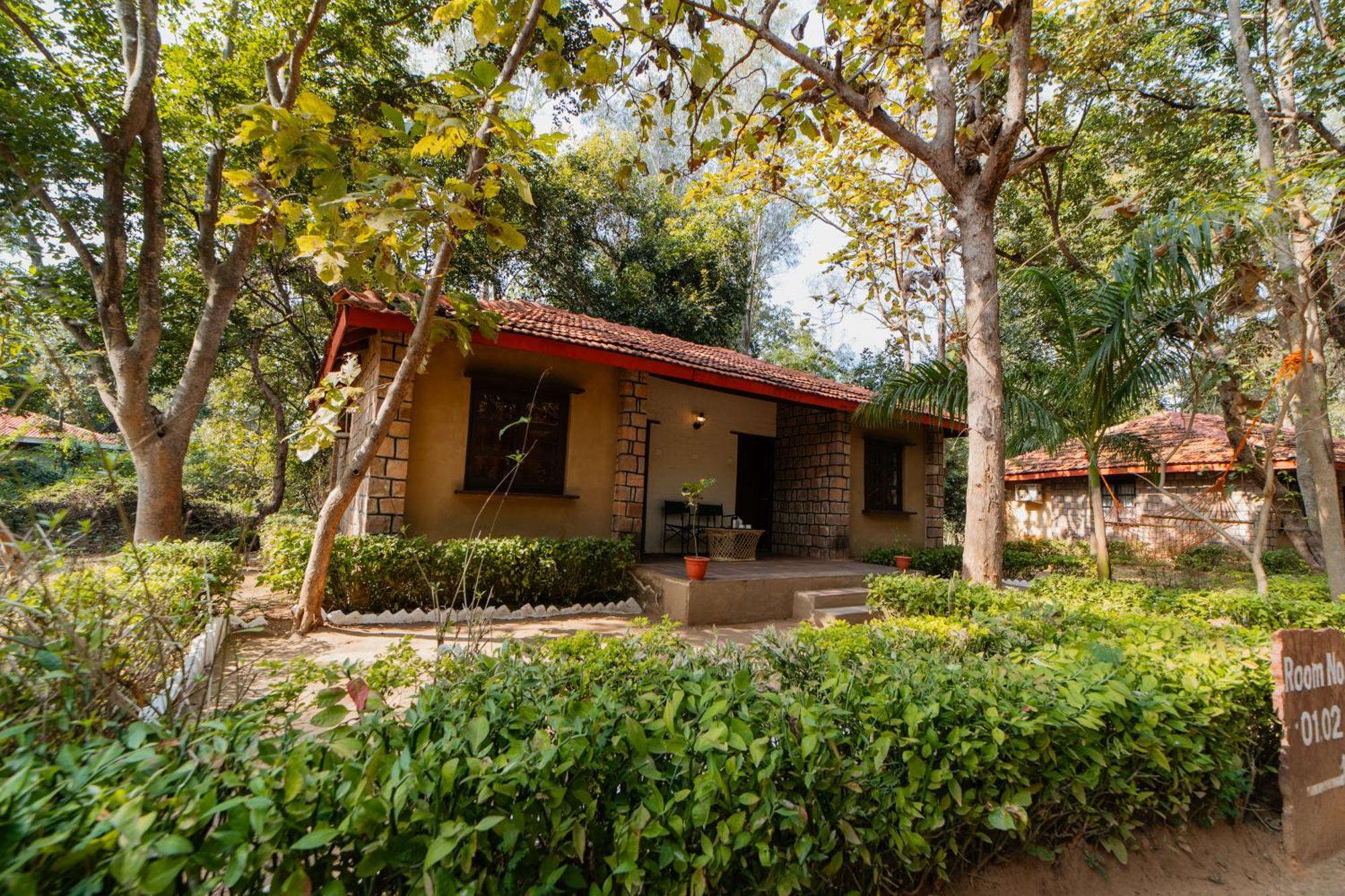 Tiger Trails Resort Tala  Exterior photo