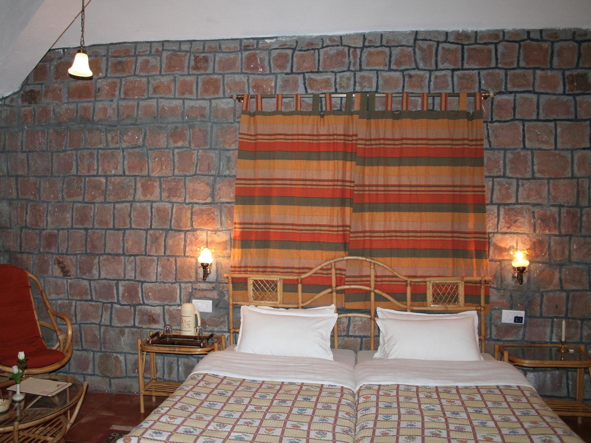 Tiger Trails Resort Tala  Exterior photo